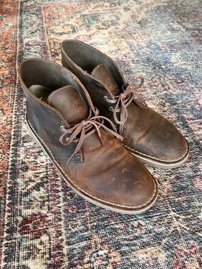 Clarks Men's Brown Leather Chukka Boots - Lace-Up Casual